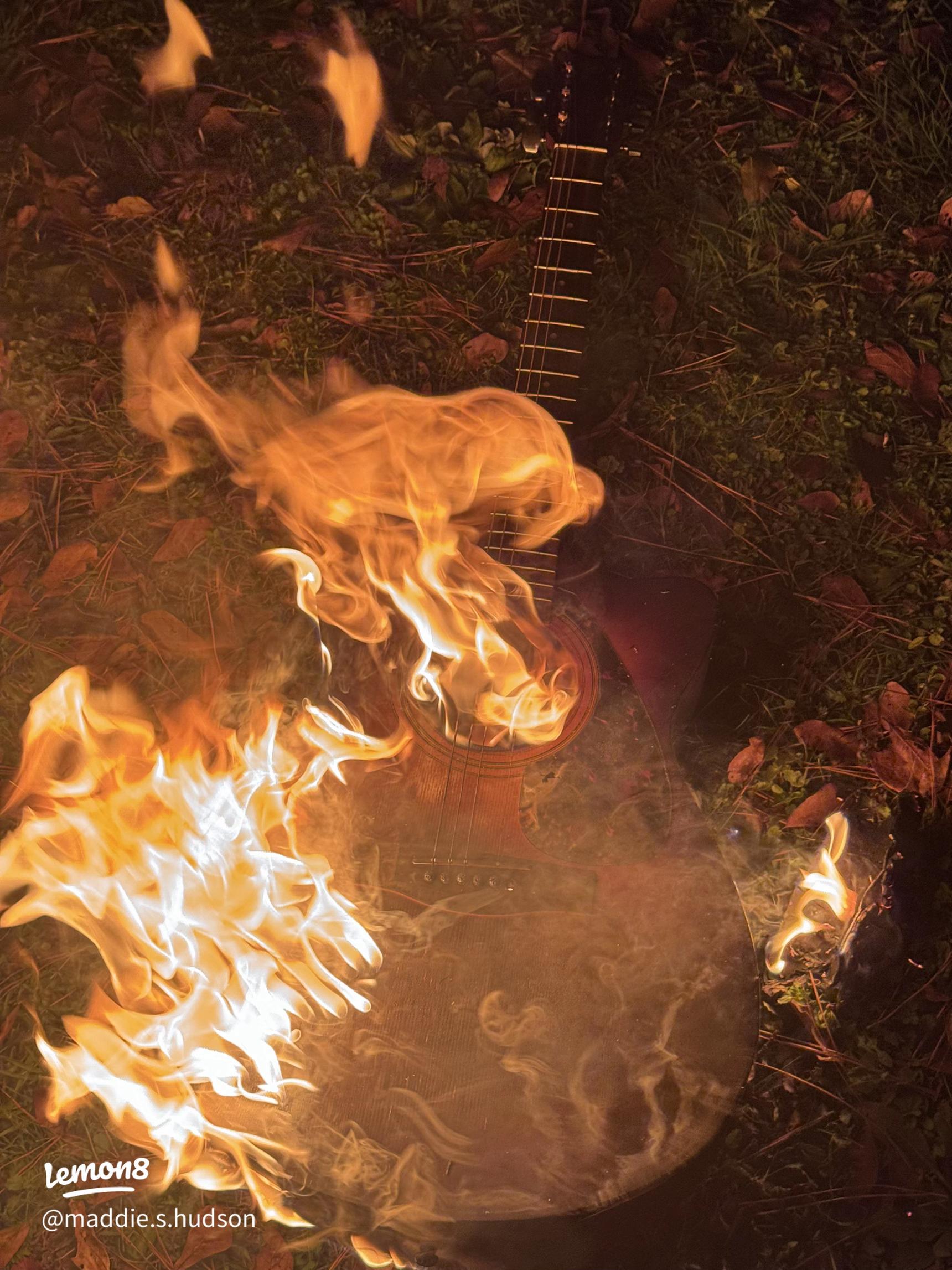 Single - Les flammes dans tes yeux d'amour.